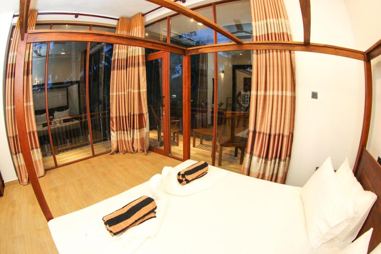 Bay Hiriketiya Hotel Dikwella Kültér fotó