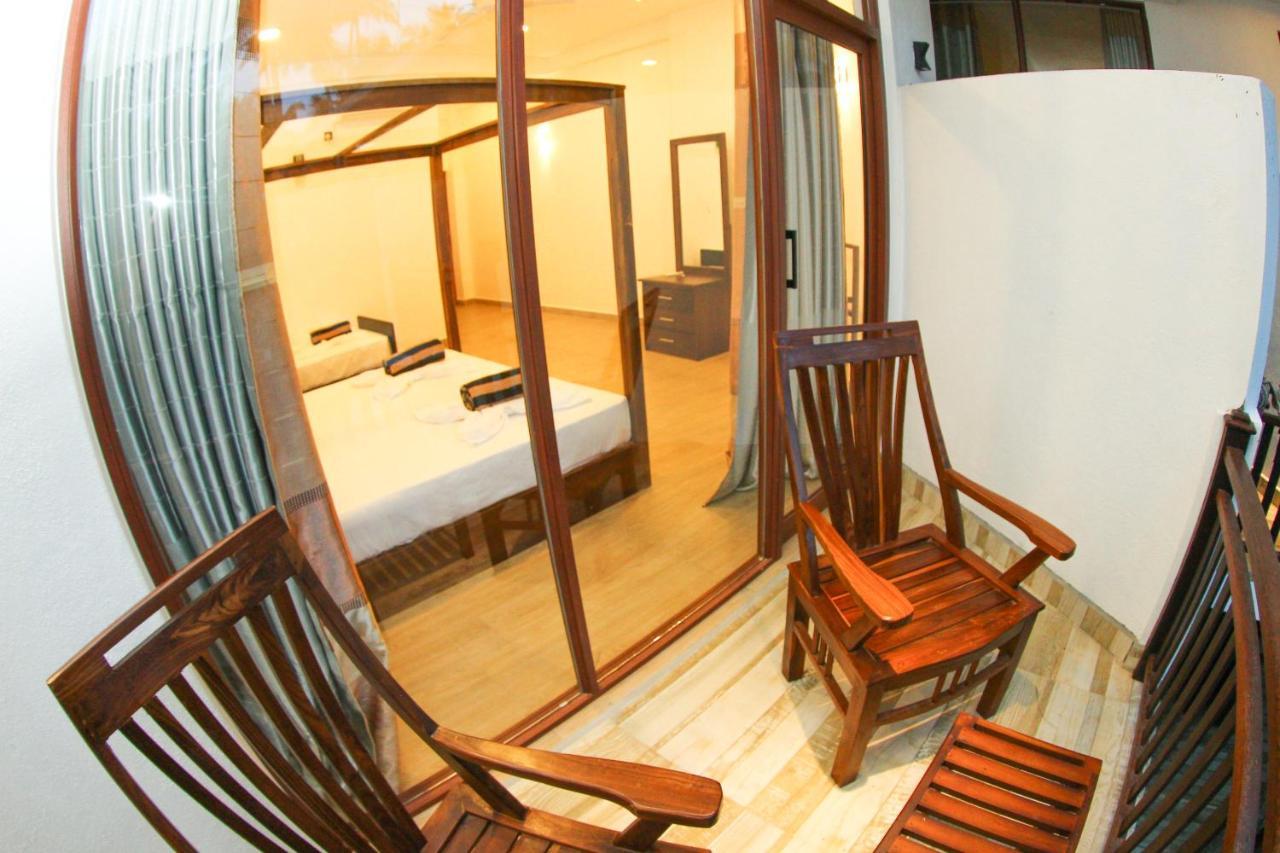 Bay Hiriketiya Hotel Dikwella Kültér fotó