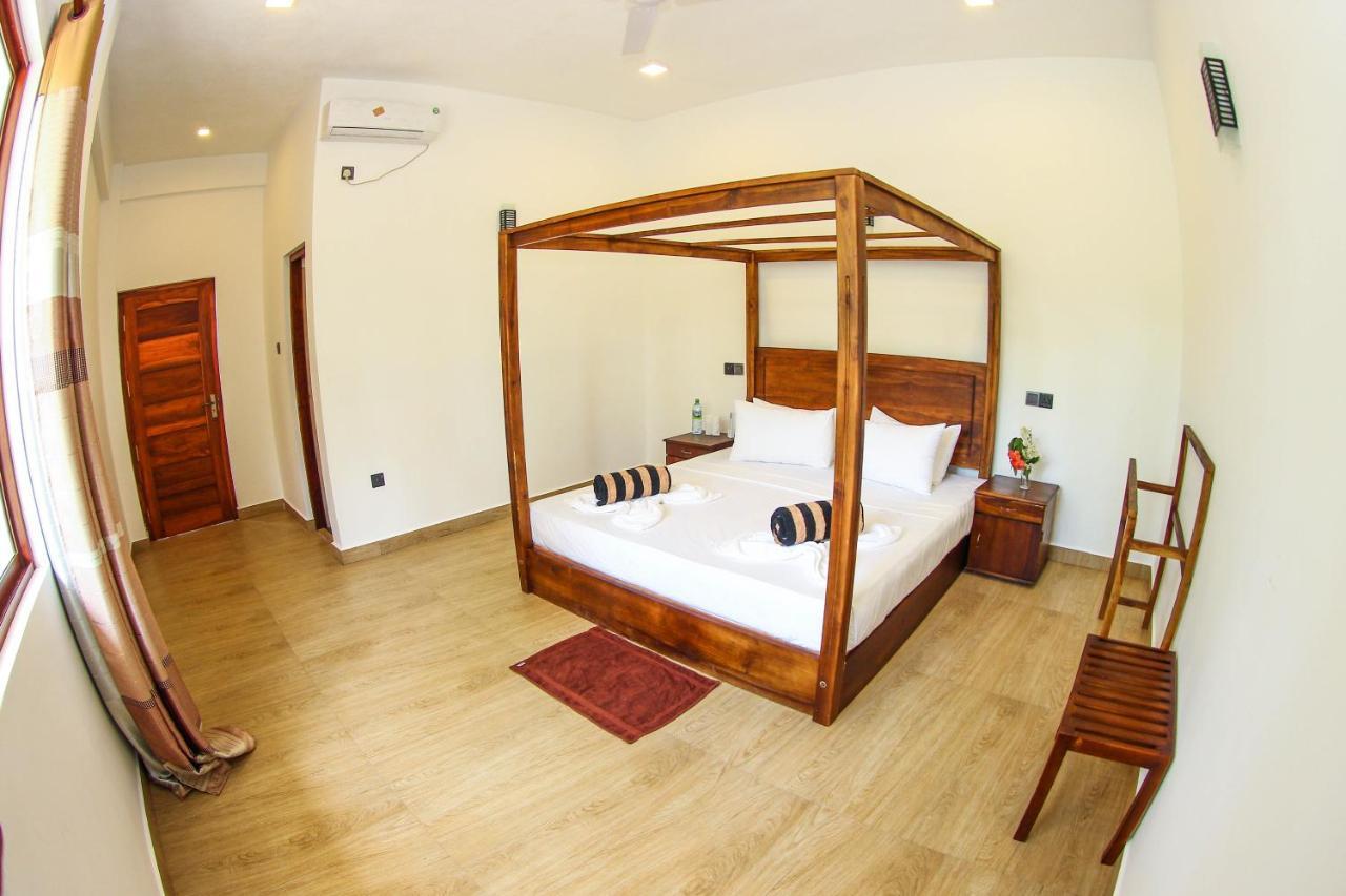 Bay Hiriketiya Hotel Dikwella Kültér fotó